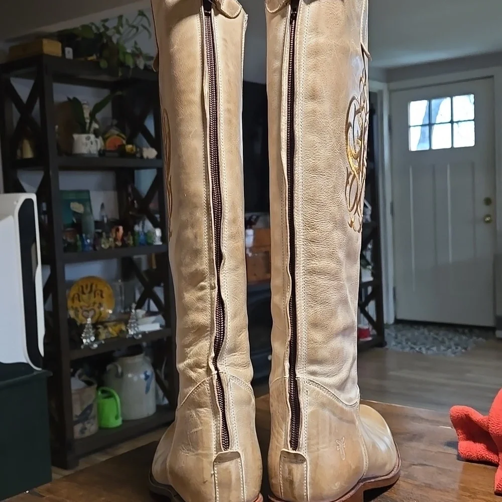 Frye Tan Paige Embroidered Logo Riding Boots Womens Size 7 Zip Back
